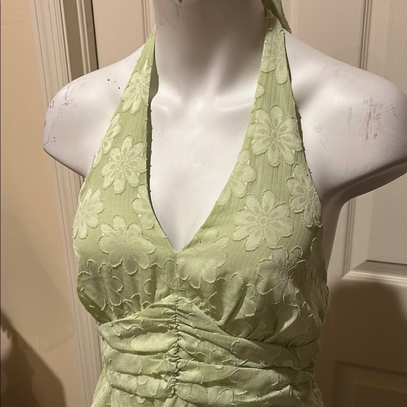 Green Halter Dress with Floral Pattern - Picture 2 of 11